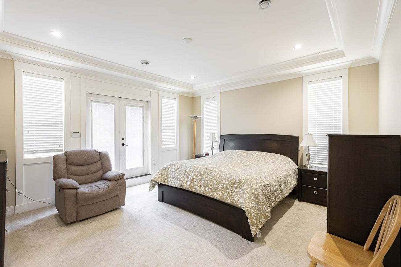 710 Roderick Avenue - Coquitlam West Single Family Residence for Sale, 9 Bedrooms (R3032974)# - 25