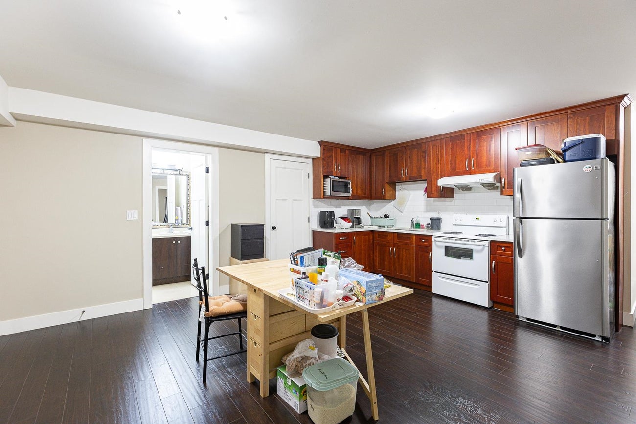 710 Roderick Avenue - Coquitlam West Single Family Residence for Sale, 9 Bedrooms (R3032974) #31