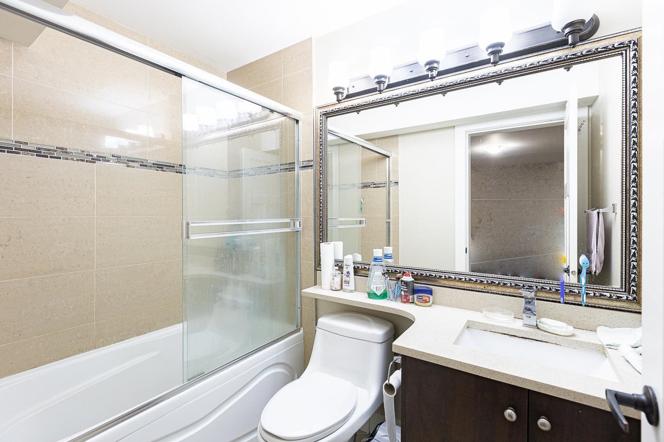 710 Roderick Avenue - Coquitlam West Single Family Residence for Sale, 9 Bedrooms (R3032974)# - 35