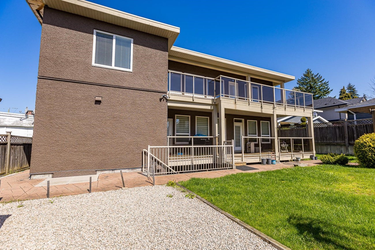 710 Roderick Avenue - Coquitlam West Single Family Residence for Sale, 9 Bedrooms (R3032974)# - 4