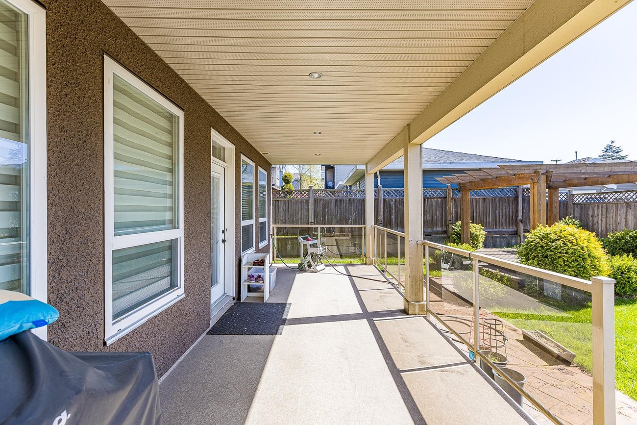 710 Roderick Avenue - Coquitlam West Single Family Residence for Sale, 9 Bedrooms (R3032974) #7