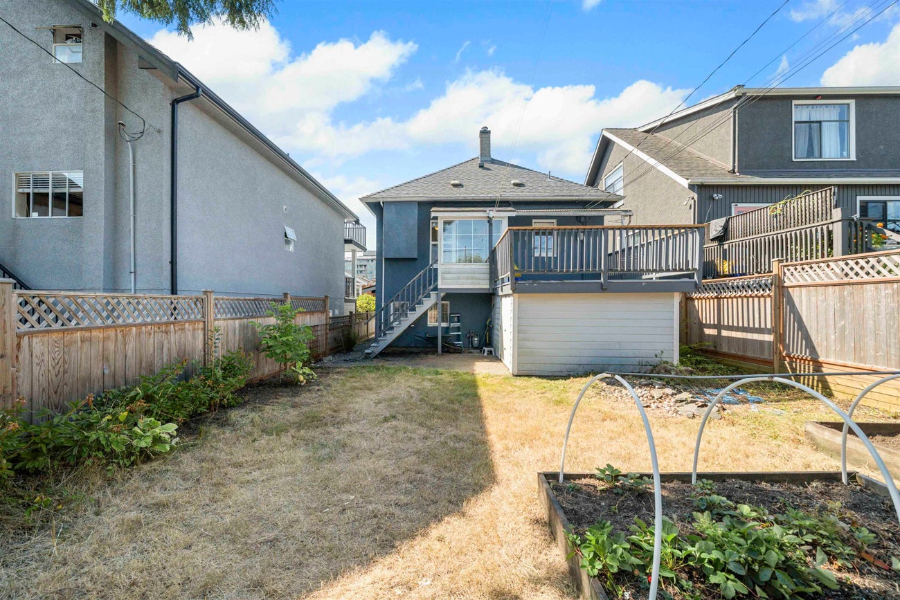 4139 Pandora Street - Vancouver Heights Single Family Residence for Sale, 3 Bedrooms (R3033301) #32