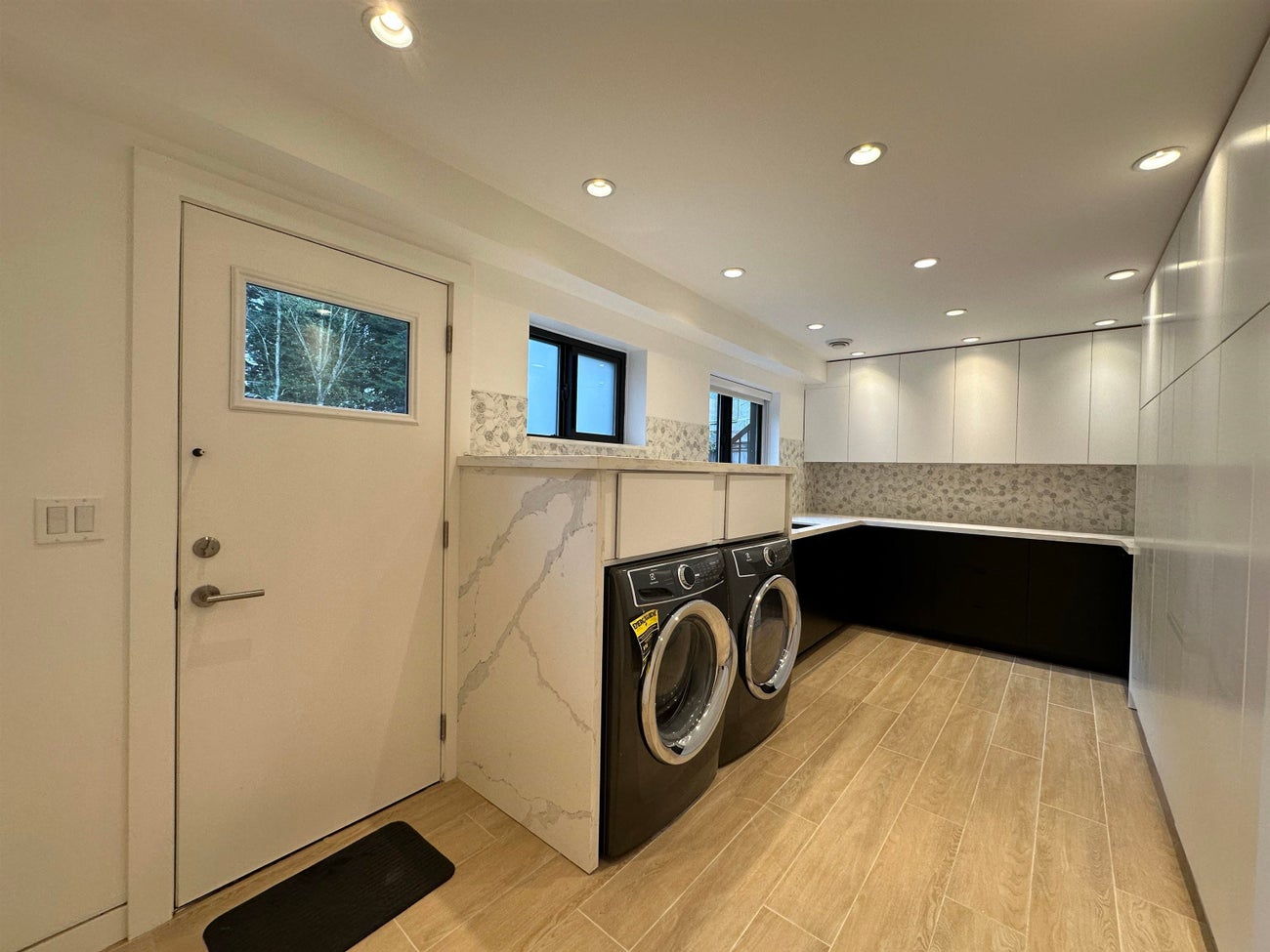 8258 Burnlake Drive - Government Road Single Family Residence for Sale, 4 Bedrooms (R3033653)# - 10