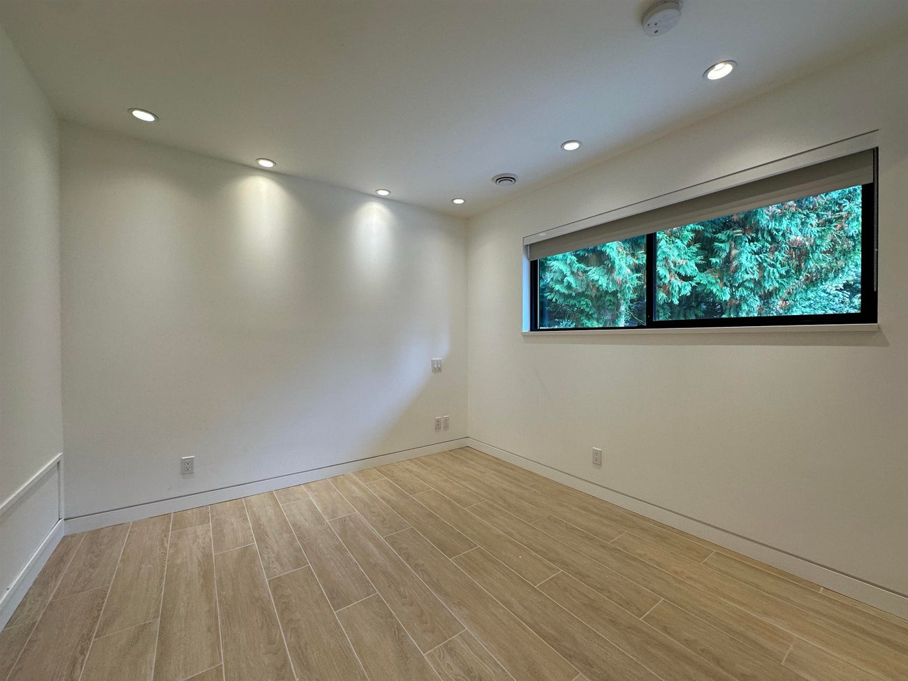 8258 Burnlake Drive - Government Road Single Family Residence for Sale, 4 Bedrooms (R3033653)# - 15