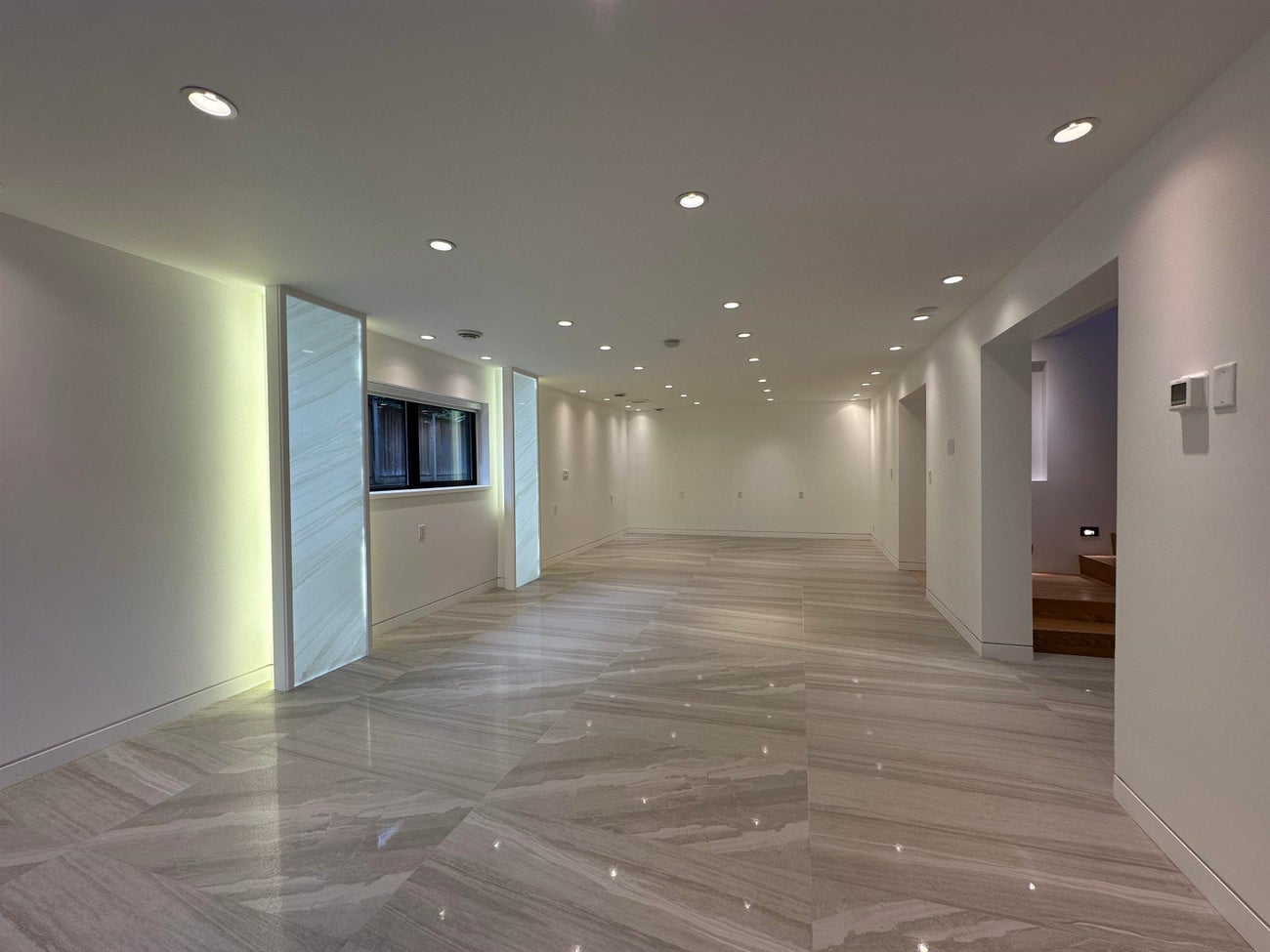 8258 Burnlake Drive - Government Road Single Family Residence for Sale, 4 Bedrooms (R3033653)# - 3