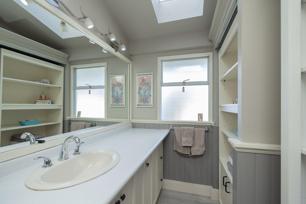 704 Townley Street - Coquitlam West Single Family Residence for Sale, 4 Bedrooms (R3033808) #10