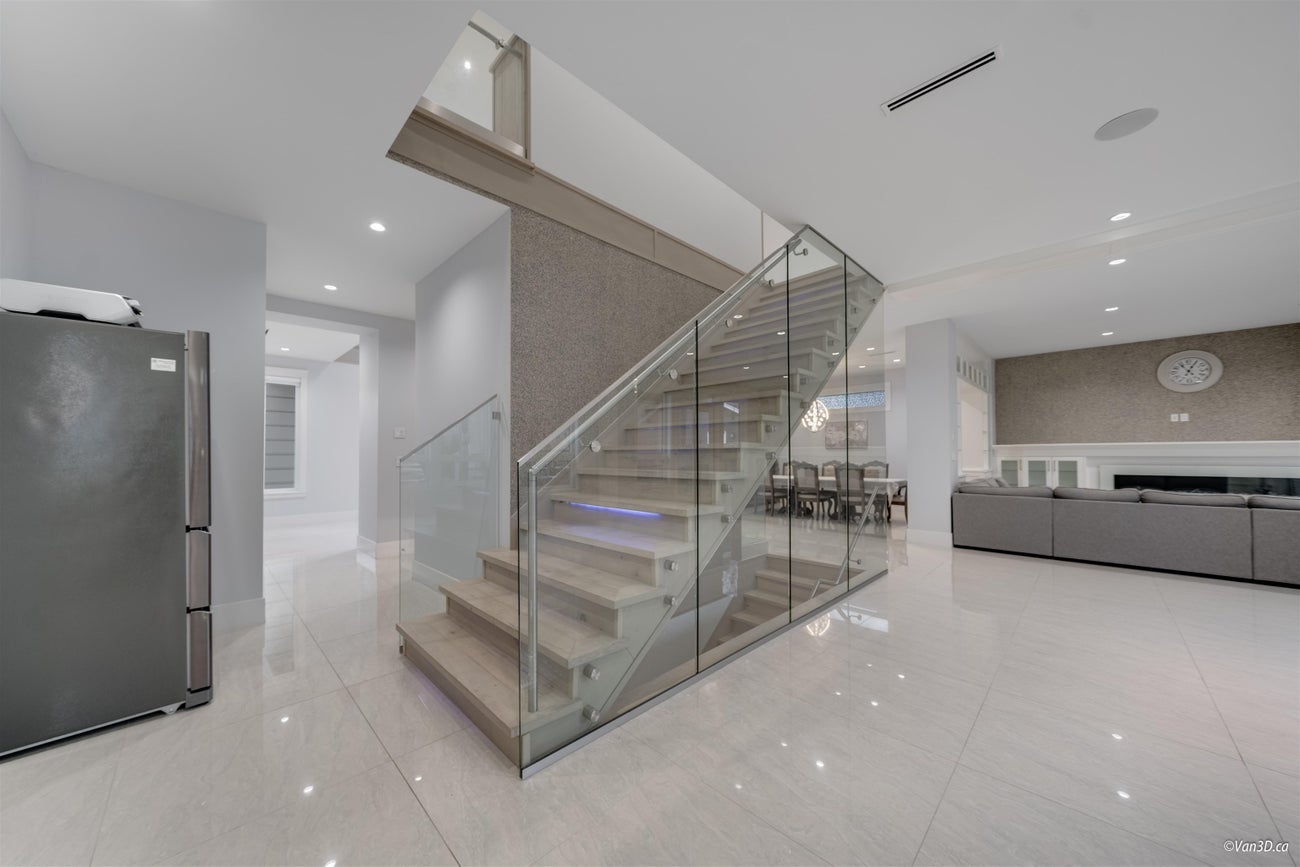 656 Blue Mountain Street - Coquitlam West Single Family Residence for Sale, 7 Bedrooms (R3034067)# - 10