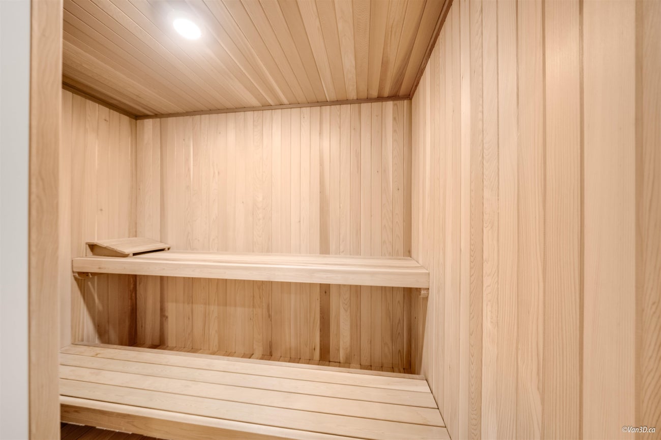 656 Blue Mountain Street - Coquitlam West Single Family Residence for Sale, 7 Bedrooms (R3034067)# - 18