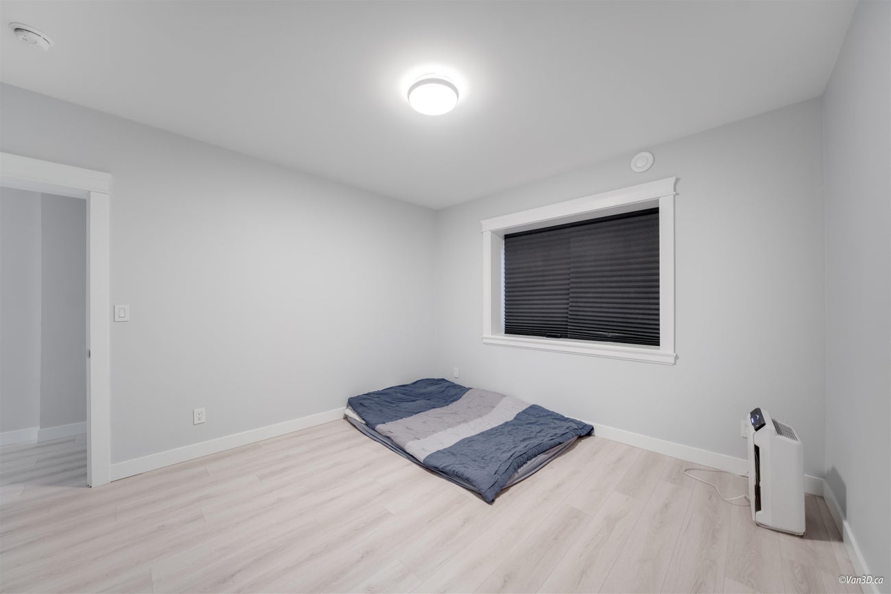 656 Blue Mountain Street - Coquitlam West Single Family Residence for Sale, 7 Bedrooms (R3034067)# - 24