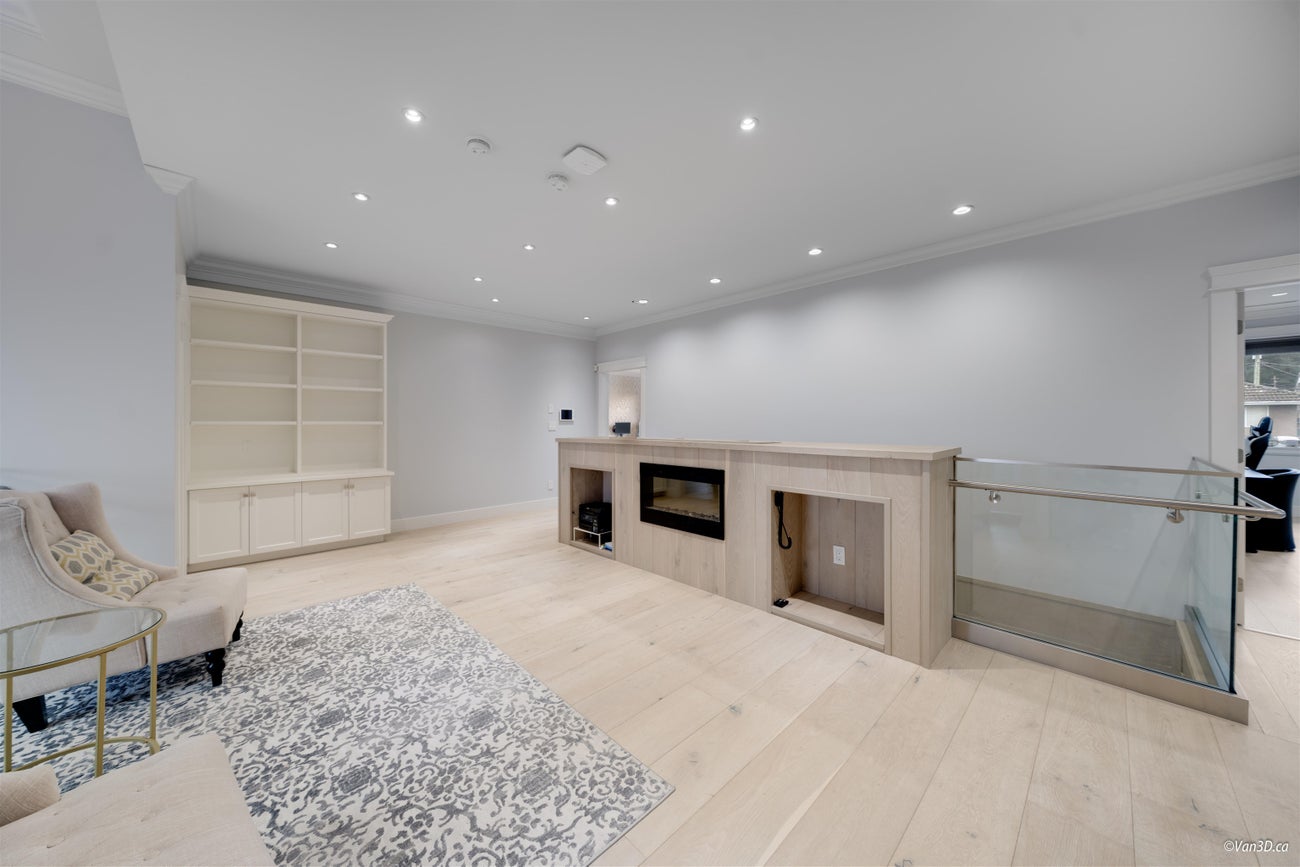 656 Blue Mountain Street - Coquitlam West Single Family Residence for Sale, 7 Bedrooms (R3034067)# - 25