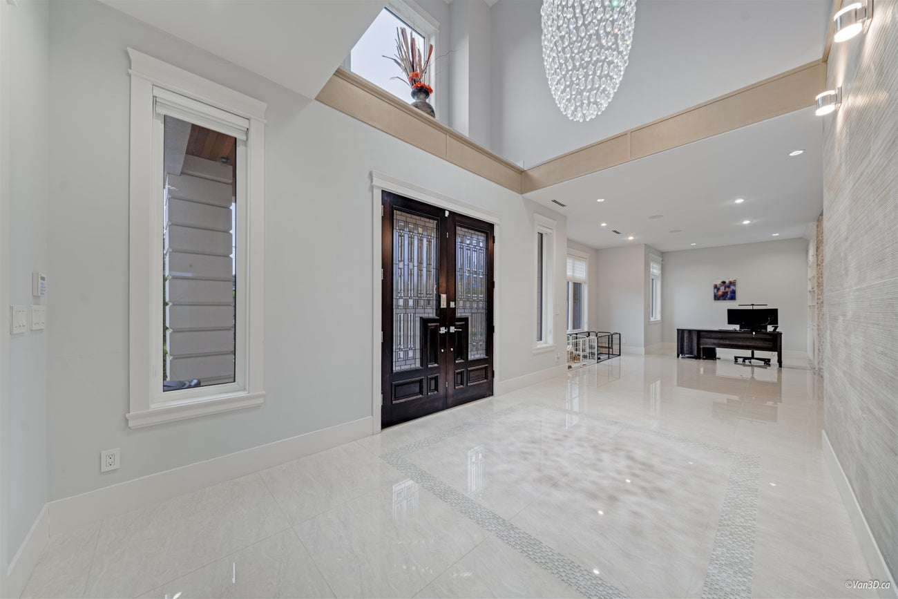 656 Blue Mountain Street - Coquitlam West Single Family Residence for Sale, 7 Bedrooms (R3034067)# - 2