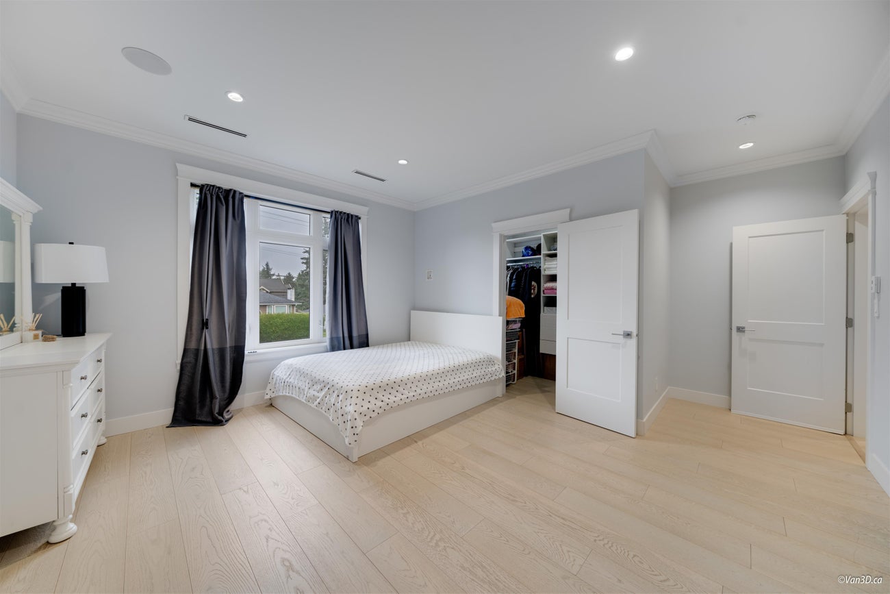 656 Blue Mountain Street - Coquitlam West Single Family Residence for Sale, 7 Bedrooms (R3034067)# - 32