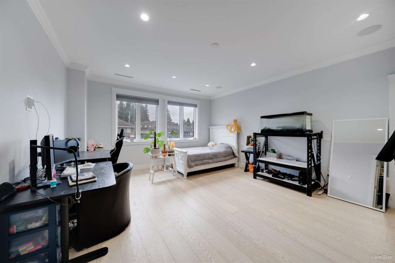 656 Blue Mountain Street - Coquitlam West Single Family Residence for Sale, 7 Bedrooms (R3034067)# - 35