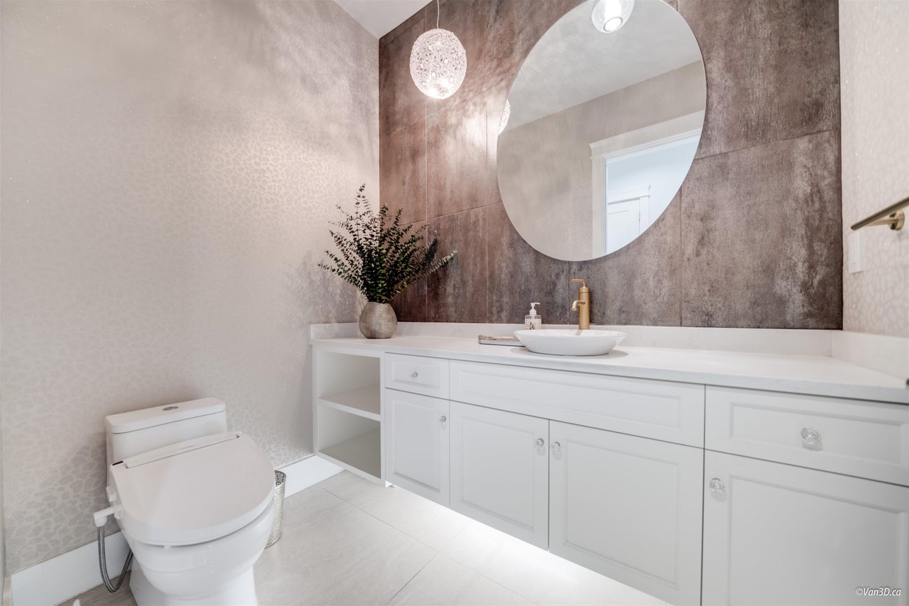 656 Blue Mountain Street - Coquitlam West Single Family Residence for Sale, 7 Bedrooms (R3034067)# - 4