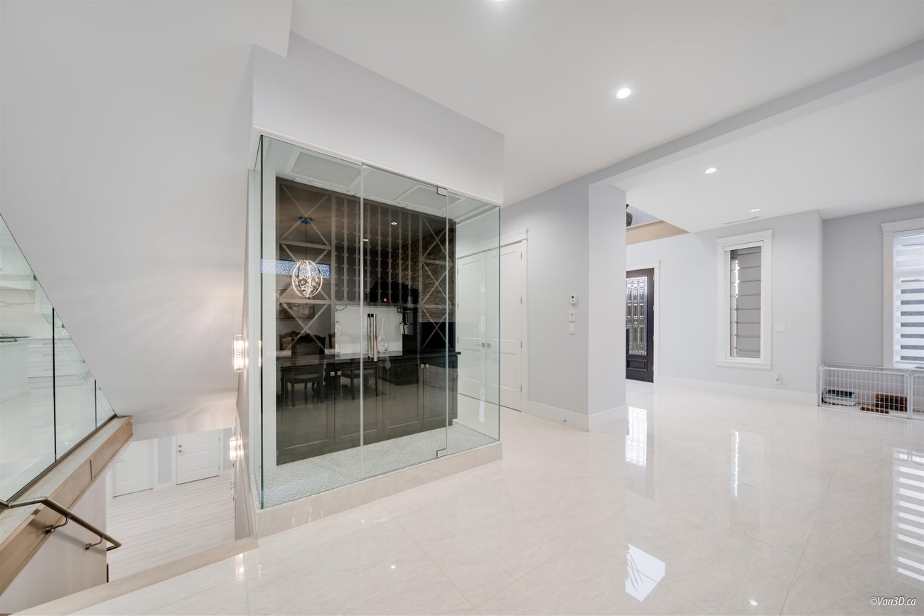 656 Blue Mountain Street - Coquitlam West Single Family Residence for Sale, 7 Bedrooms (R3034067)# - 7