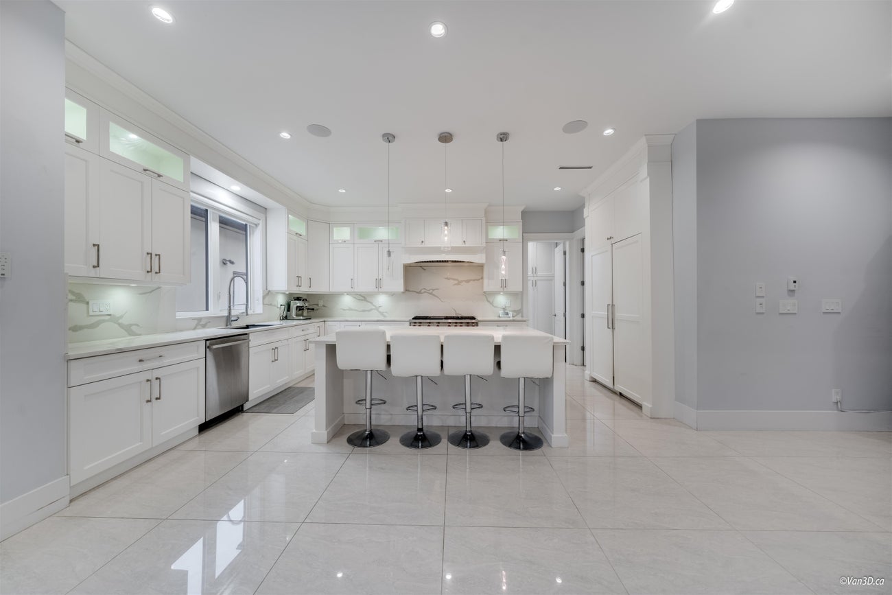 656 Blue Mountain Street - Coquitlam West Single Family Residence for Sale, 7 Bedrooms (R3034067)# - 8