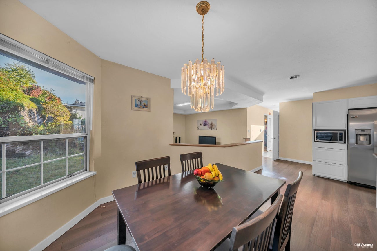 2233 Monashee Court - Coquitlam East Single Family Residence for Sale, 6 Bedrooms (R3034117) #11