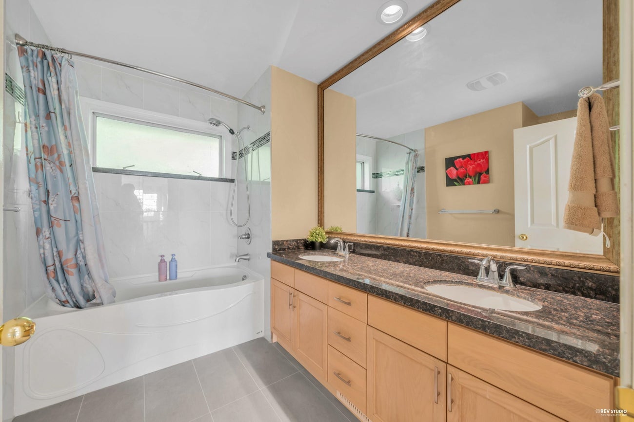 2233 Monashee Court - Coquitlam East Single Family Residence for Sale, 6 Bedrooms (R3034117)# - 18