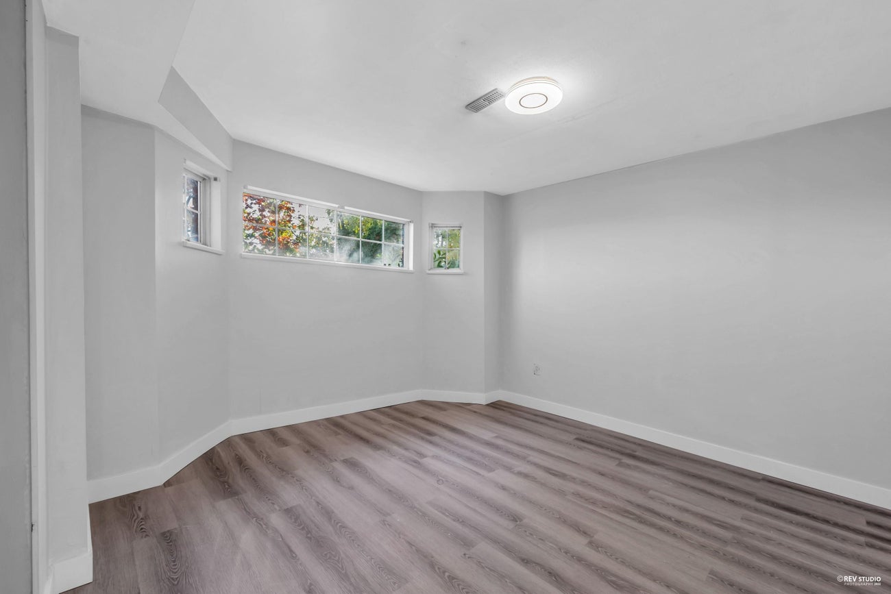 2233 Monashee Court - Coquitlam East Single Family Residence for Sale, 6 Bedrooms (R3034117)# - 23