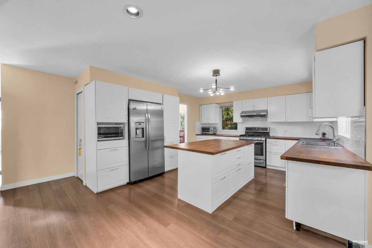2233 Monashee Court - Coquitlam East Single Family Residence for Sale, 6 Bedrooms (R3034117)# - 5