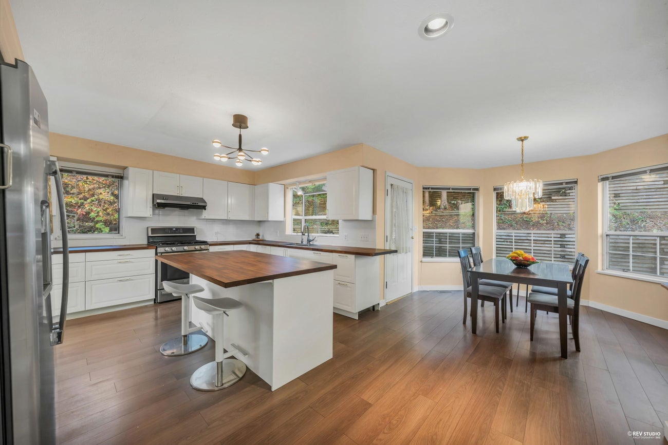 2233 Monashee Court - Coquitlam East Single Family Residence for Sale, 6 Bedrooms (R3034117) #7