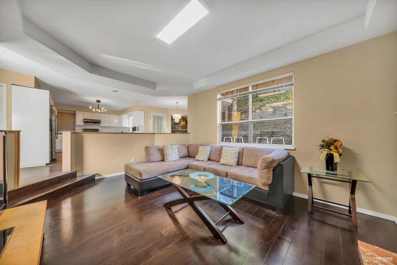 2233 Monashee Court - Coquitlam East Single Family Residence for Sale, 6 Bedrooms (R3034117)# - 8