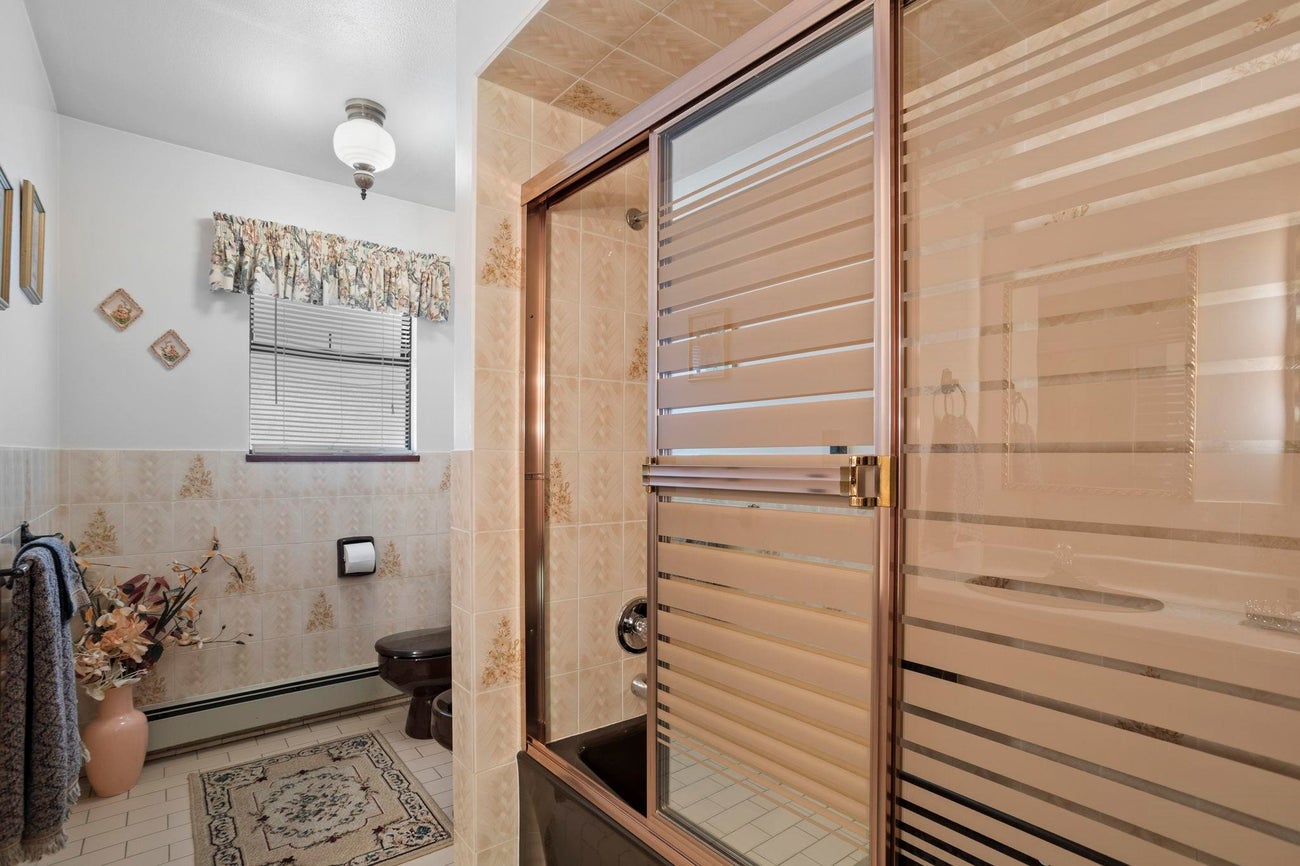 7321 Union Street - Simon Fraser Univer. Single Family Residence for Sale, 3 Bedrooms (R3034791) #16