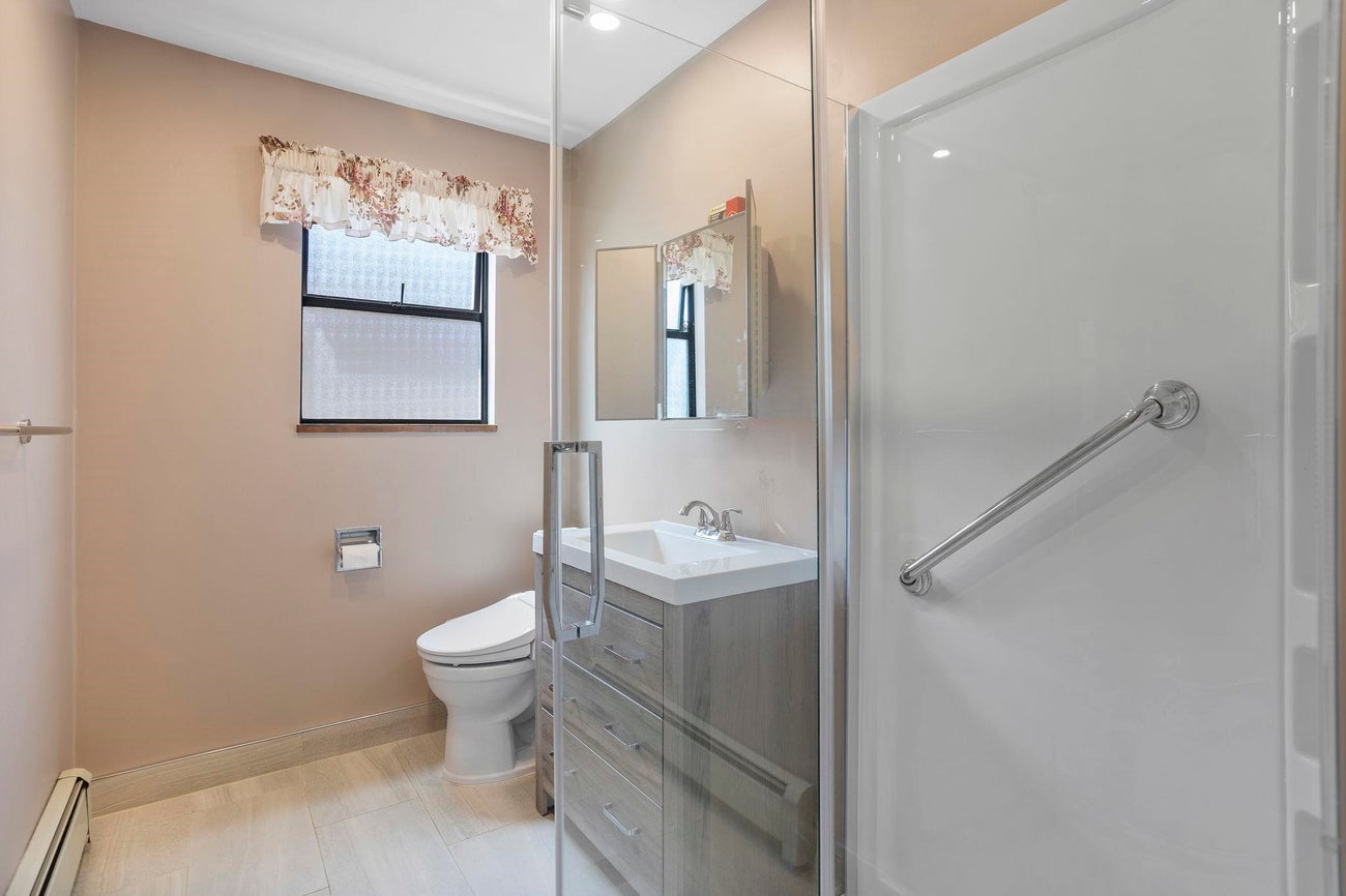 7321 Union Street - Simon Fraser Univer. Single Family Residence for Sale, 3 Bedrooms (R3034791) #26