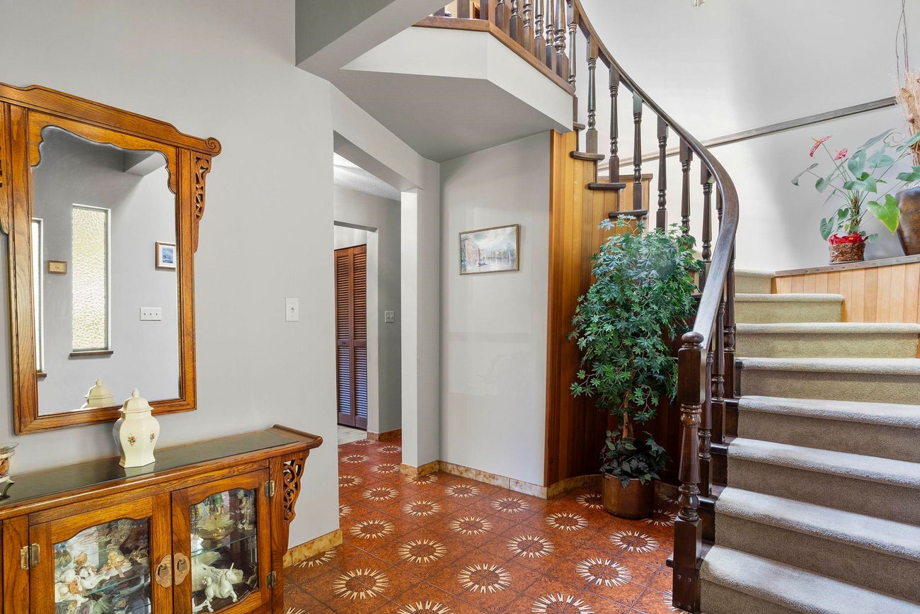 7321 Union Street - Simon Fraser Univer. Single Family Residence for Sale, 3 Bedrooms (R3034791) #3