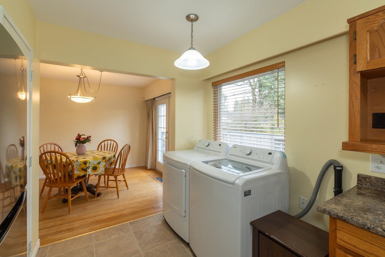 699 Duval Court - Central Coquitlam Single Family Residence for Sale, 6 Bedrooms (R3034995) #5