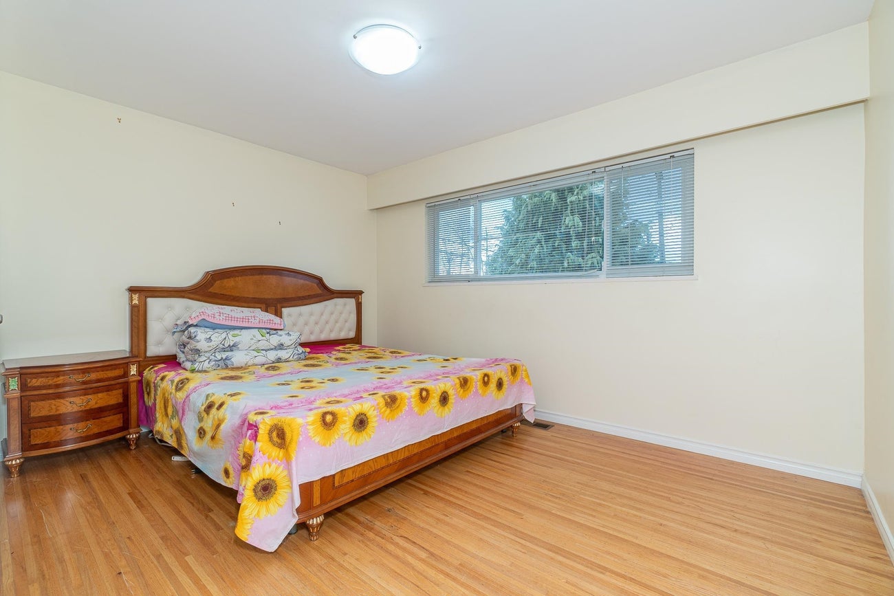 699 Duval Court - Central Coquitlam Single Family Residence for Sale, 6 Bedrooms (R3034995) #7