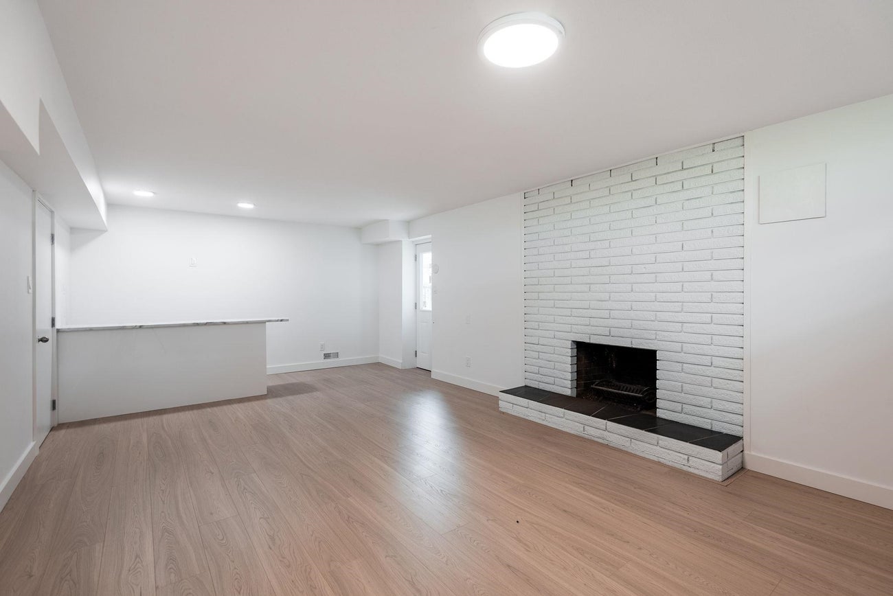 1410 Dansey Avenue - Central Coquitlam Single Family Residence for Sale, 4 Bedrooms (R3035020)# - 31