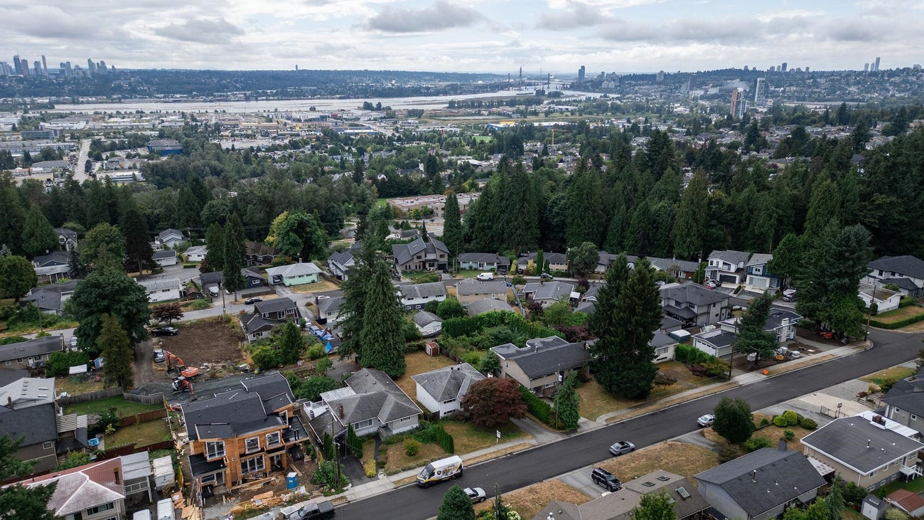 1410 Dansey Avenue - Central Coquitlam Single Family Residence for Sale, 4 Bedrooms (R3035020)# - 38