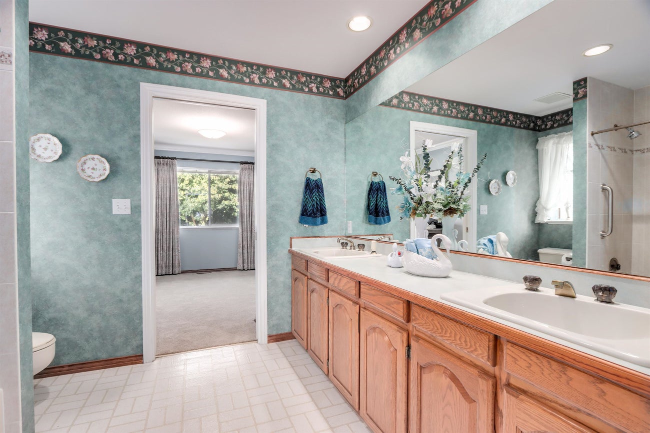 680 Florence Street - Coquitlam West Single Family Residence for Sale, 3 Bedrooms (R3036607) #17