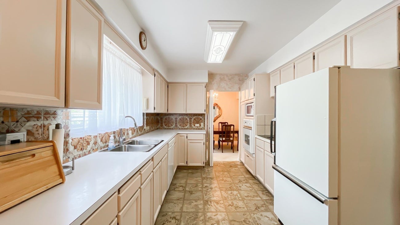 803 Edgar Avenue - Coquitlam West Single Family Residence for Sale, 4 Bedrooms (R3036737) #11