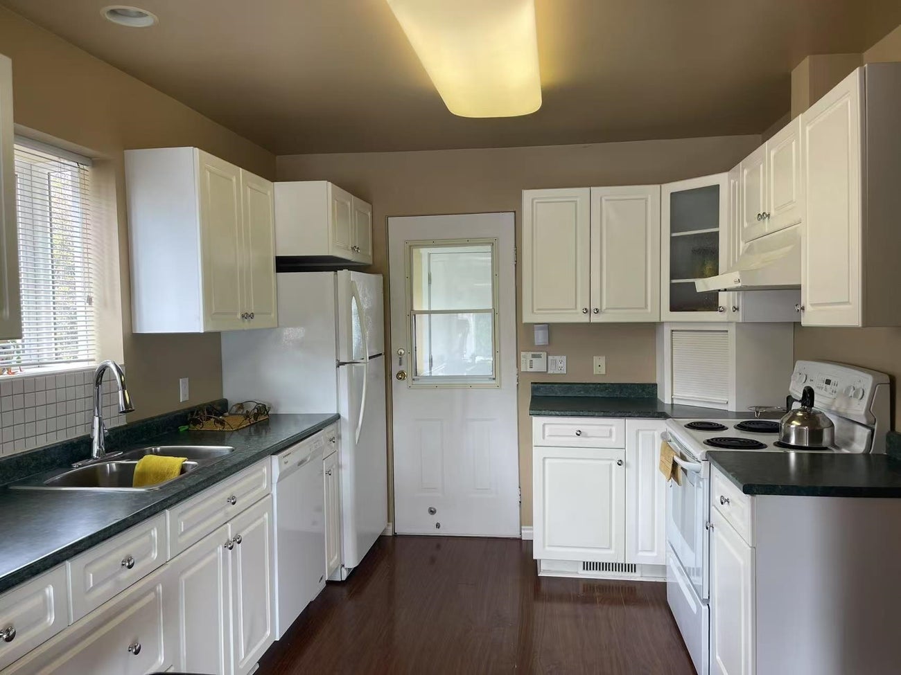 811 Roderick Avenue - Coquitlam West Single Family Residence for Sale, 2 Bedrooms (R3037059) #6