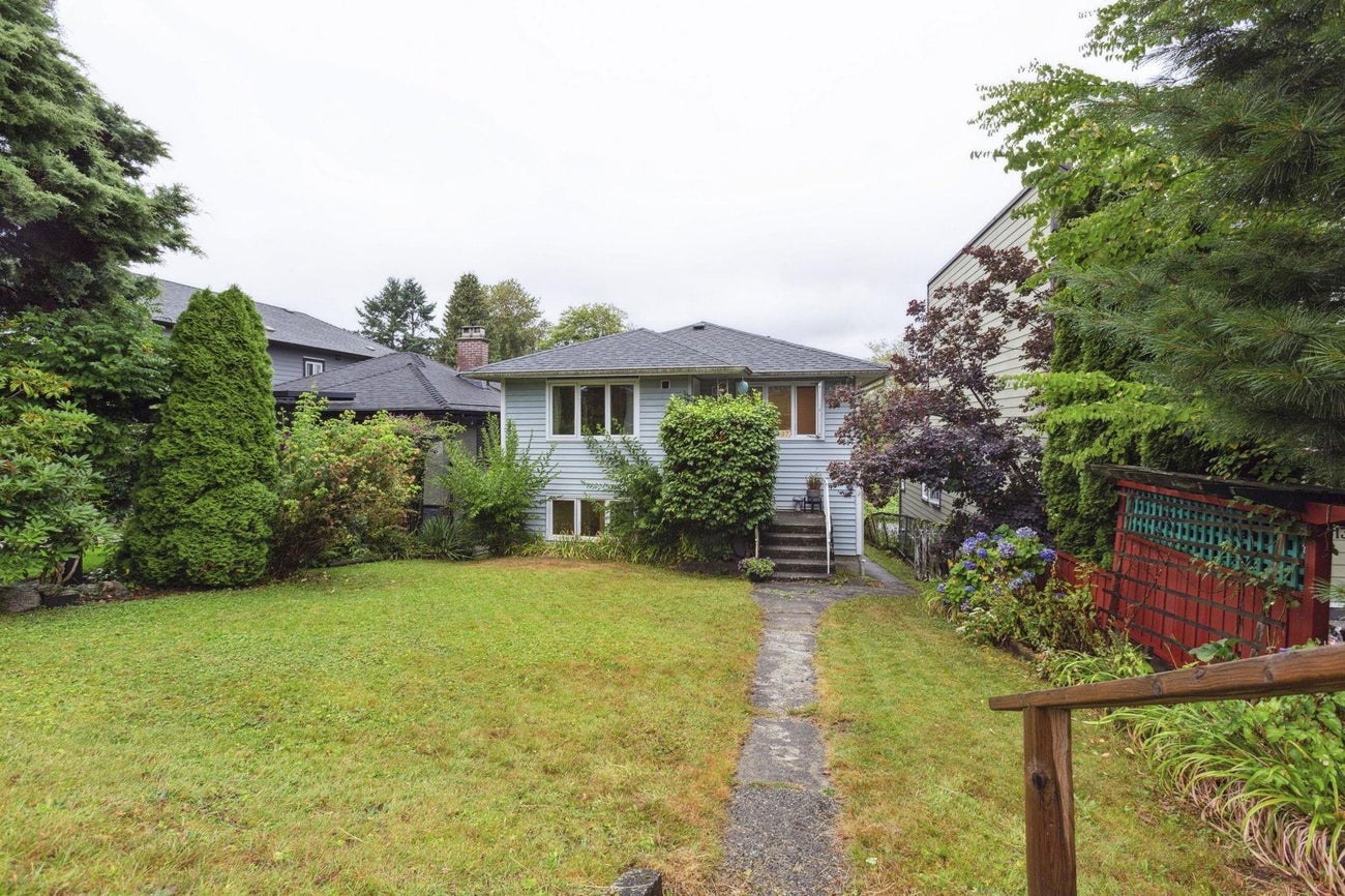 4137 Yale Street - Vancouver Heights Single Family Residence for Sale, 5 Bedrooms (R3037320) #1