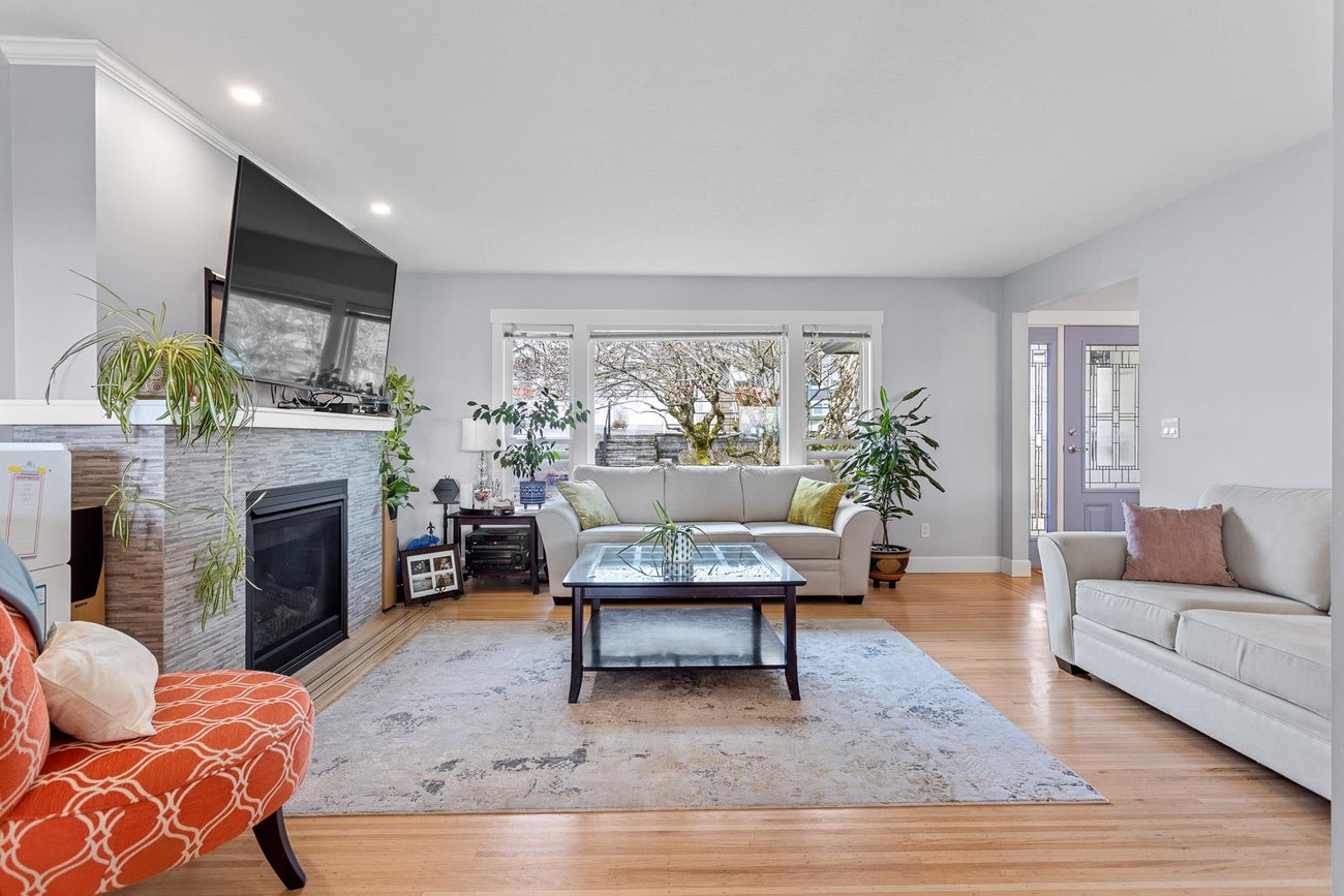 1120 Rochester Avenue - Maillardville Single Family Residence for Sale, 4 Bedrooms (R3037542) #4