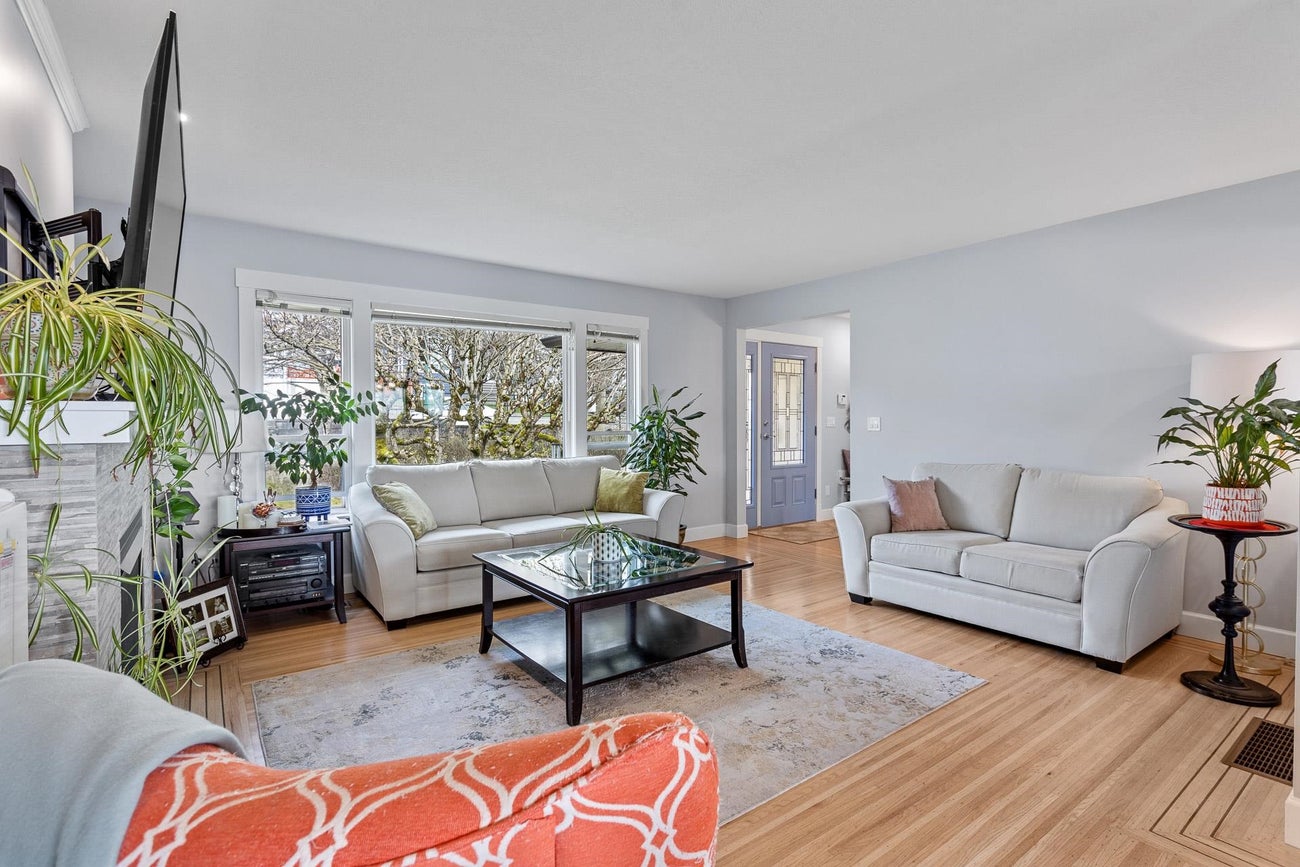 1120 Rochester Avenue - Maillardville Single Family Residence for Sale, 4 Bedrooms (R3037542) #5