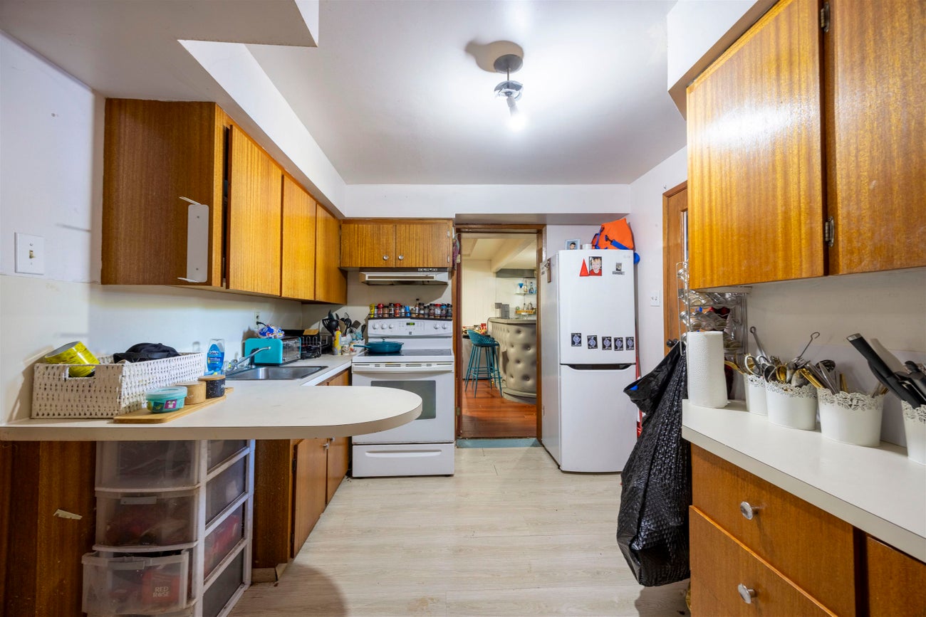 839 Regan Avenue - Coquitlam West Single Family Residence for Sale, 5 Bedrooms (R3037584) #10