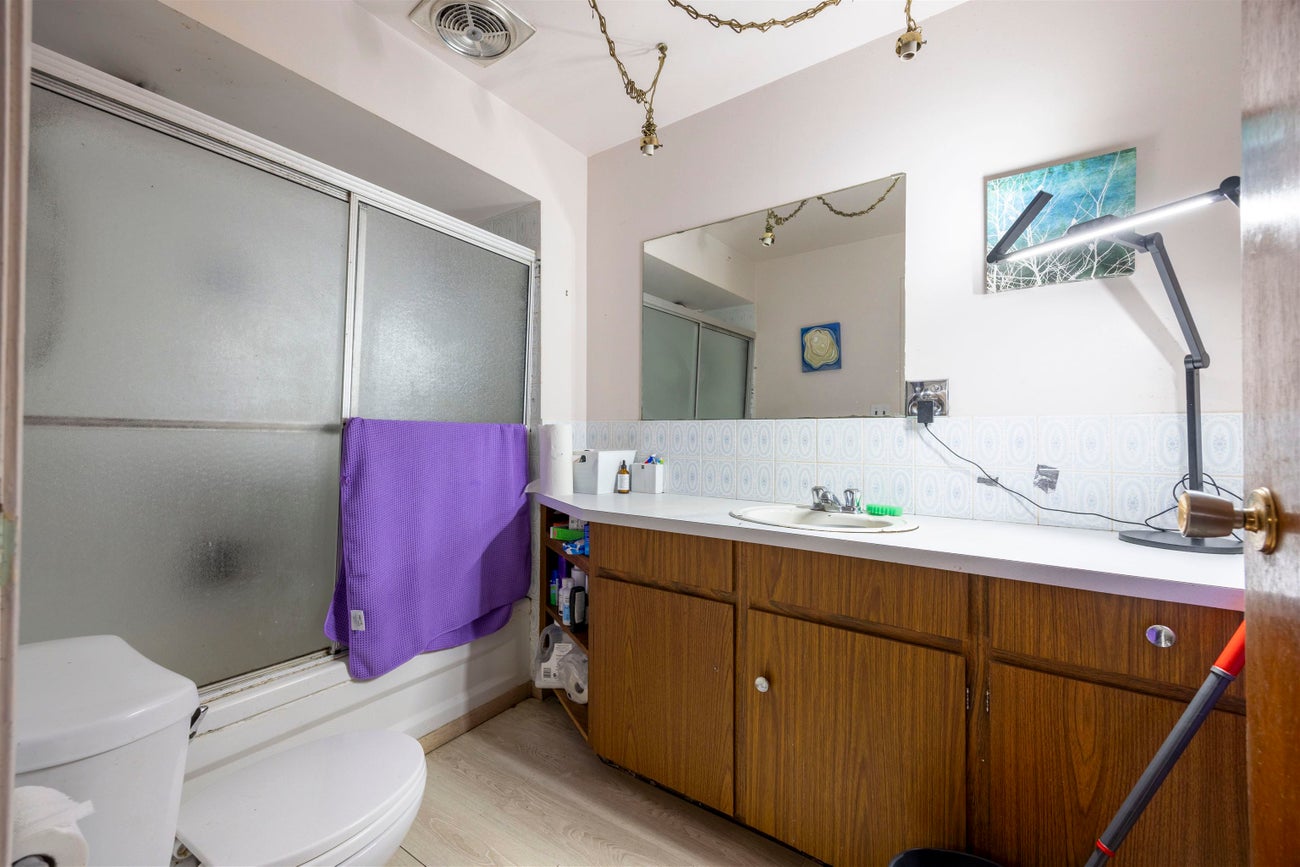 839 Regan Avenue - Coquitlam West Single Family Residence for Sale, 5 Bedrooms (R3037584) #12