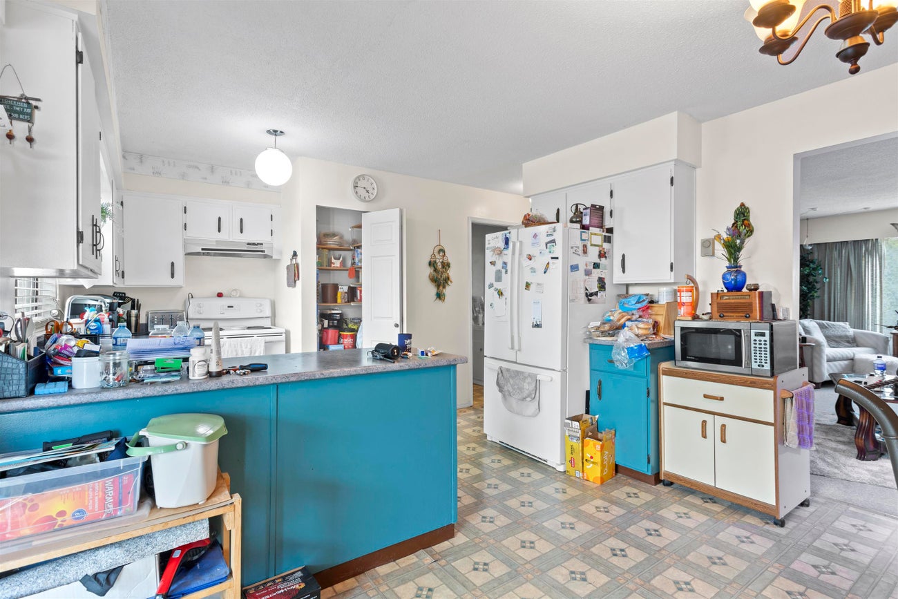 1036 Charland Avenue - Central Coquitlam Other for Sale, 6 Bedrooms (R3037676) #21