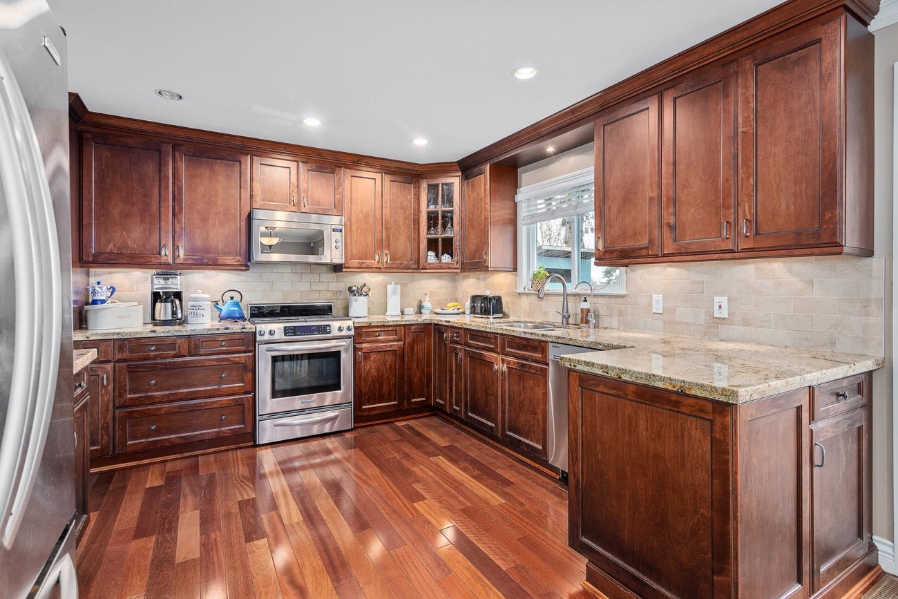 1122 Rochester Avenue - Maillardville Single Family Residence for Sale, 4 Bedrooms (R3037692) #12