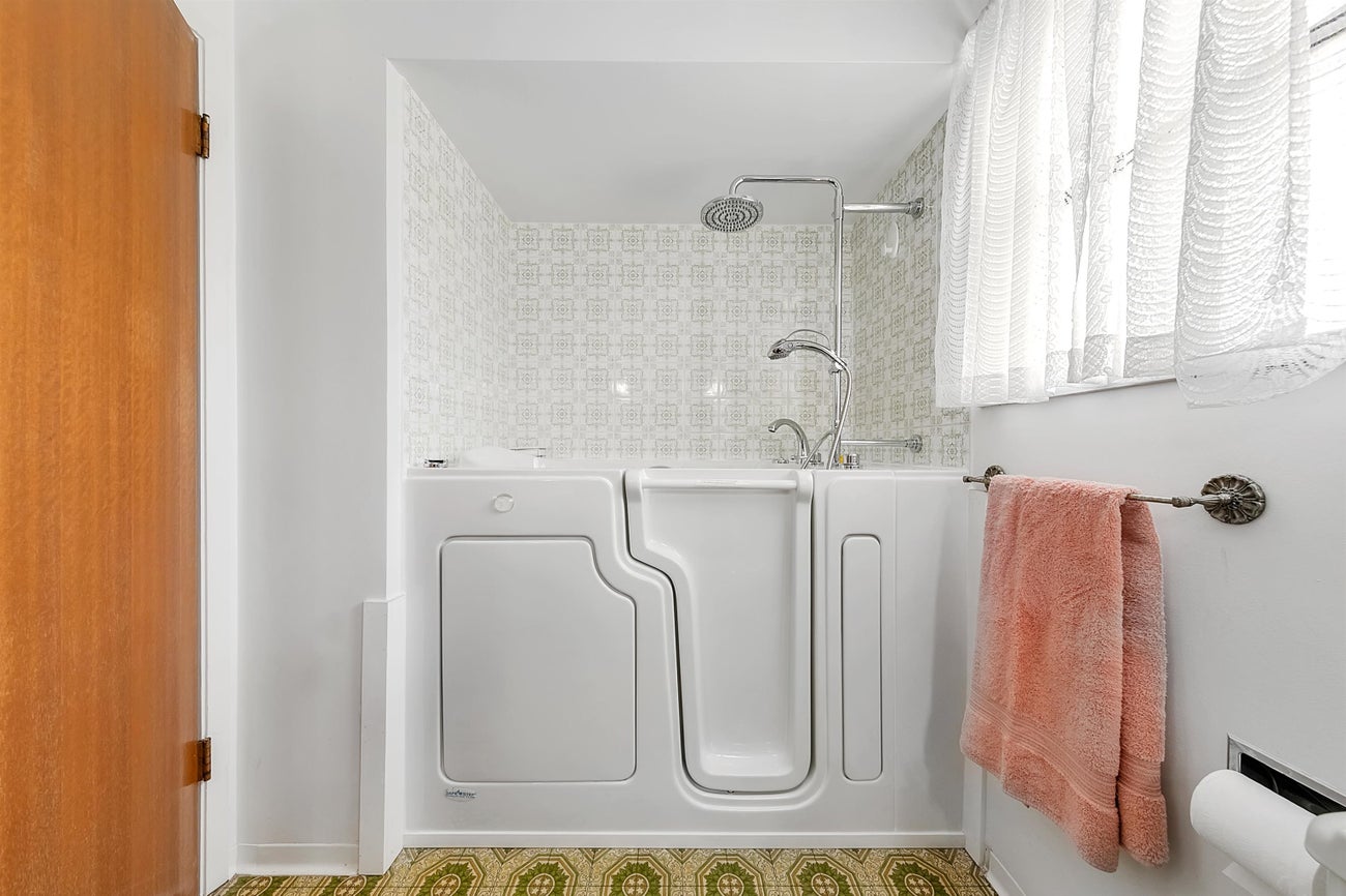 5060 Venables Street - Brentwood Park Single Family Residence, 5 Bedrooms (R3038292)# - 15