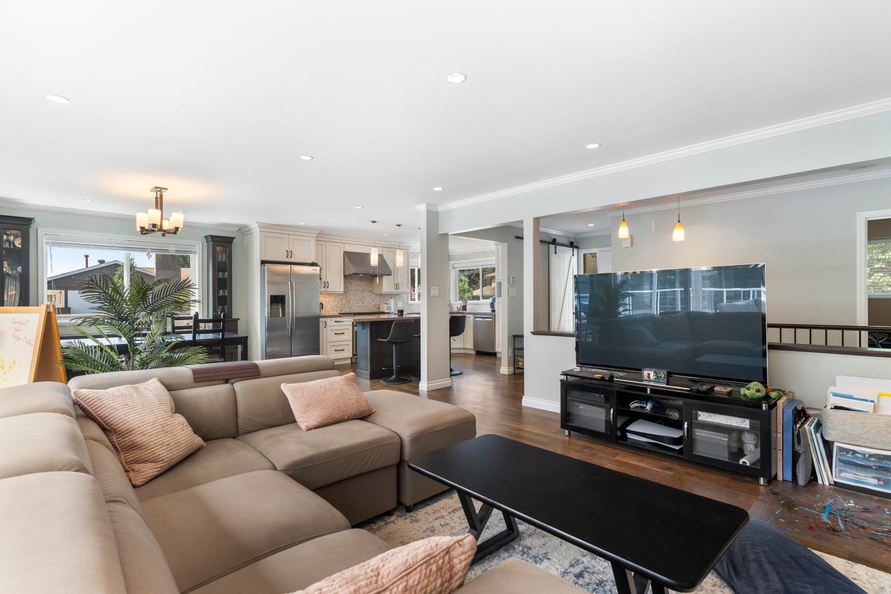 532 Perth Avenue - Coquitlam West Single Family Residence for Sale, 5 Bedrooms (R3039121) #7