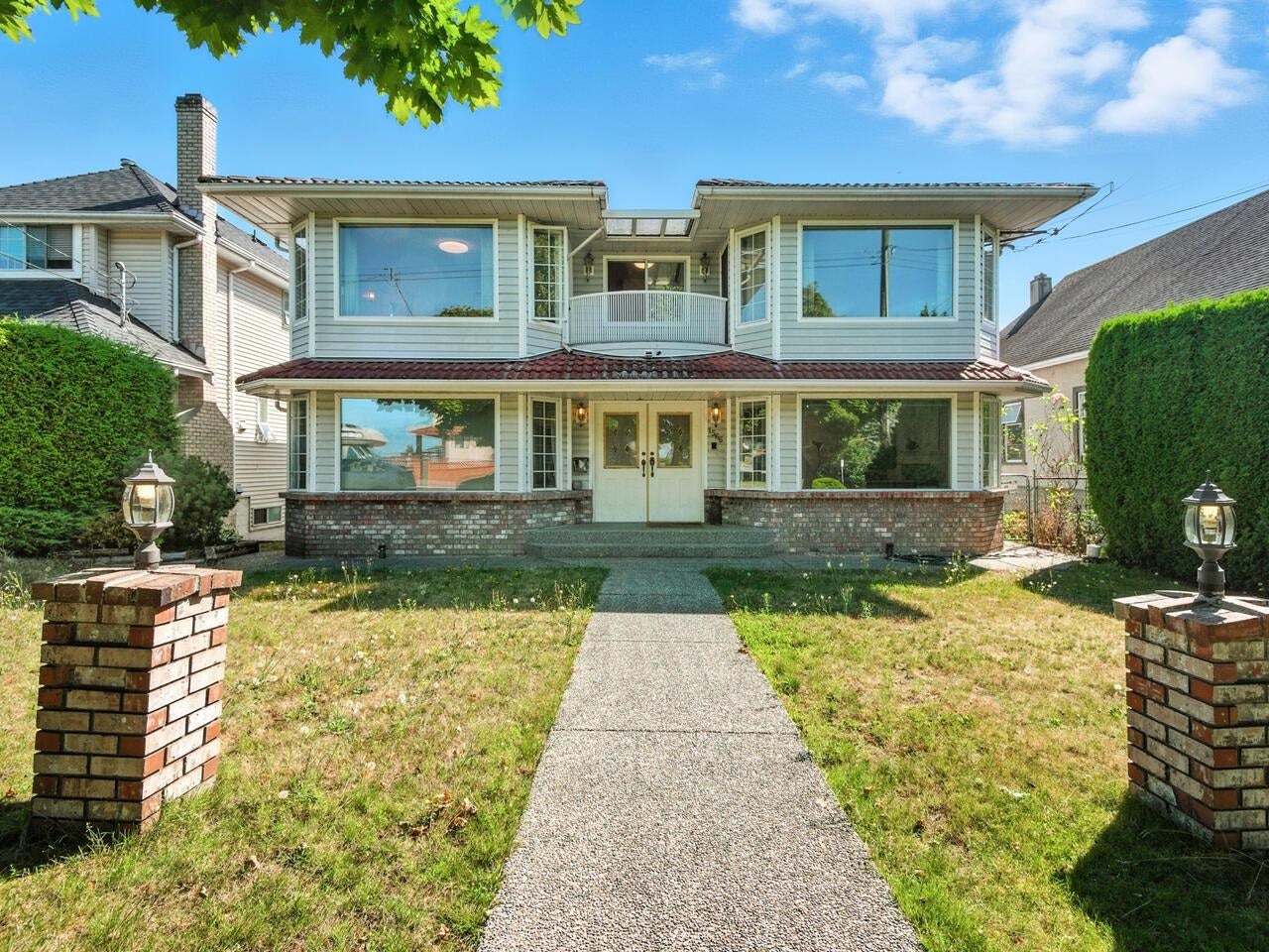 1566 Cliff Avenue - Sperling-Duthie Single Family Residence for Sale, 5 Bedrooms (R3039281) #1