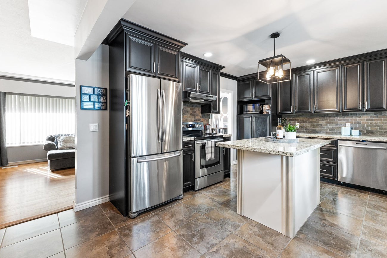 605 Laurentian Crescent - Central Coquitlam Single Family Residence for Sale, 5 Bedrooms (R3039528) #10