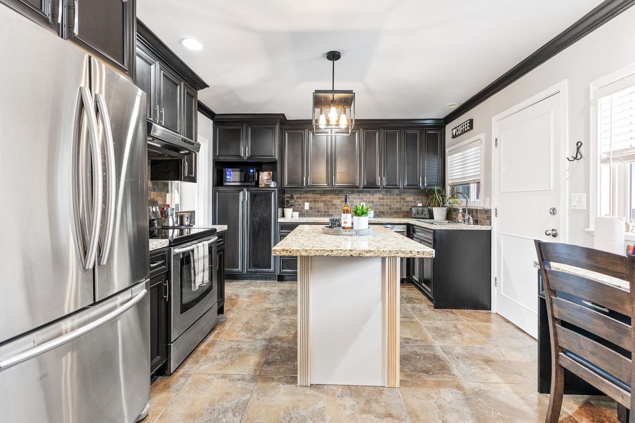 605 Laurentian Crescent - Central Coquitlam Single Family Residence for Sale, 5 Bedrooms (R3039528)# - 11