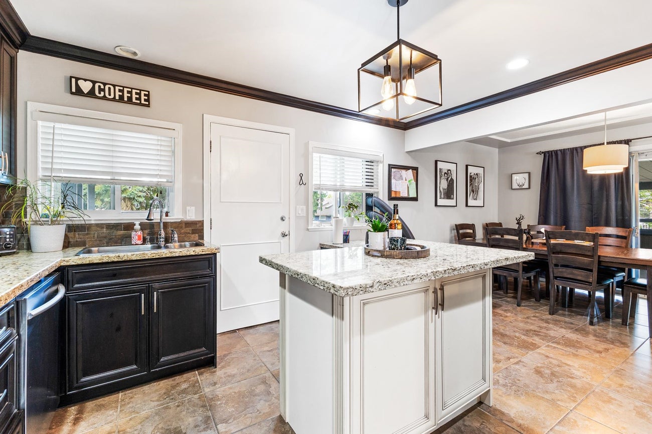 605 Laurentian Crescent - Central Coquitlam Single Family Residence for Sale, 5 Bedrooms (R3039528)# - 12