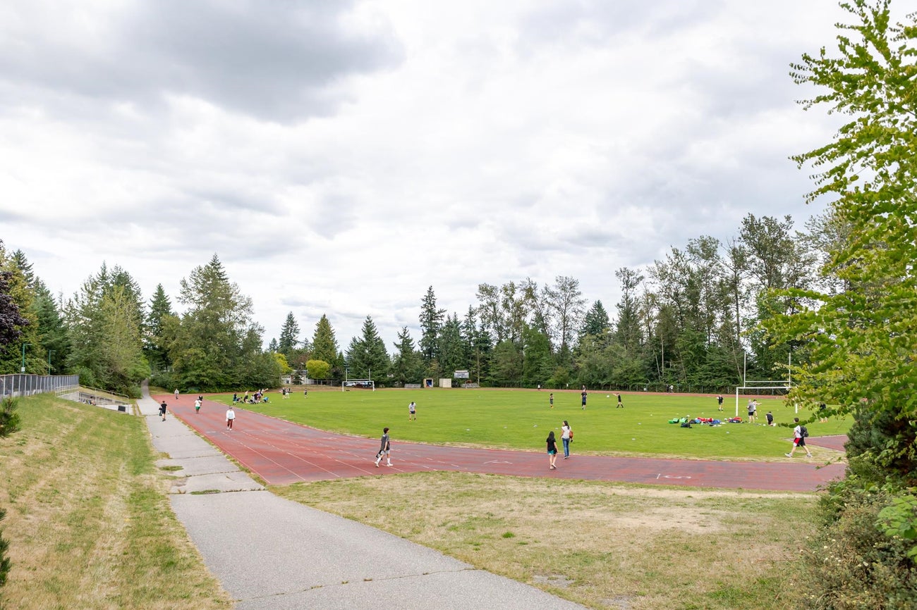 605 Laurentian Crescent - Central Coquitlam Single Family Residence for Sale, 5 Bedrooms (R3039528)# - 32